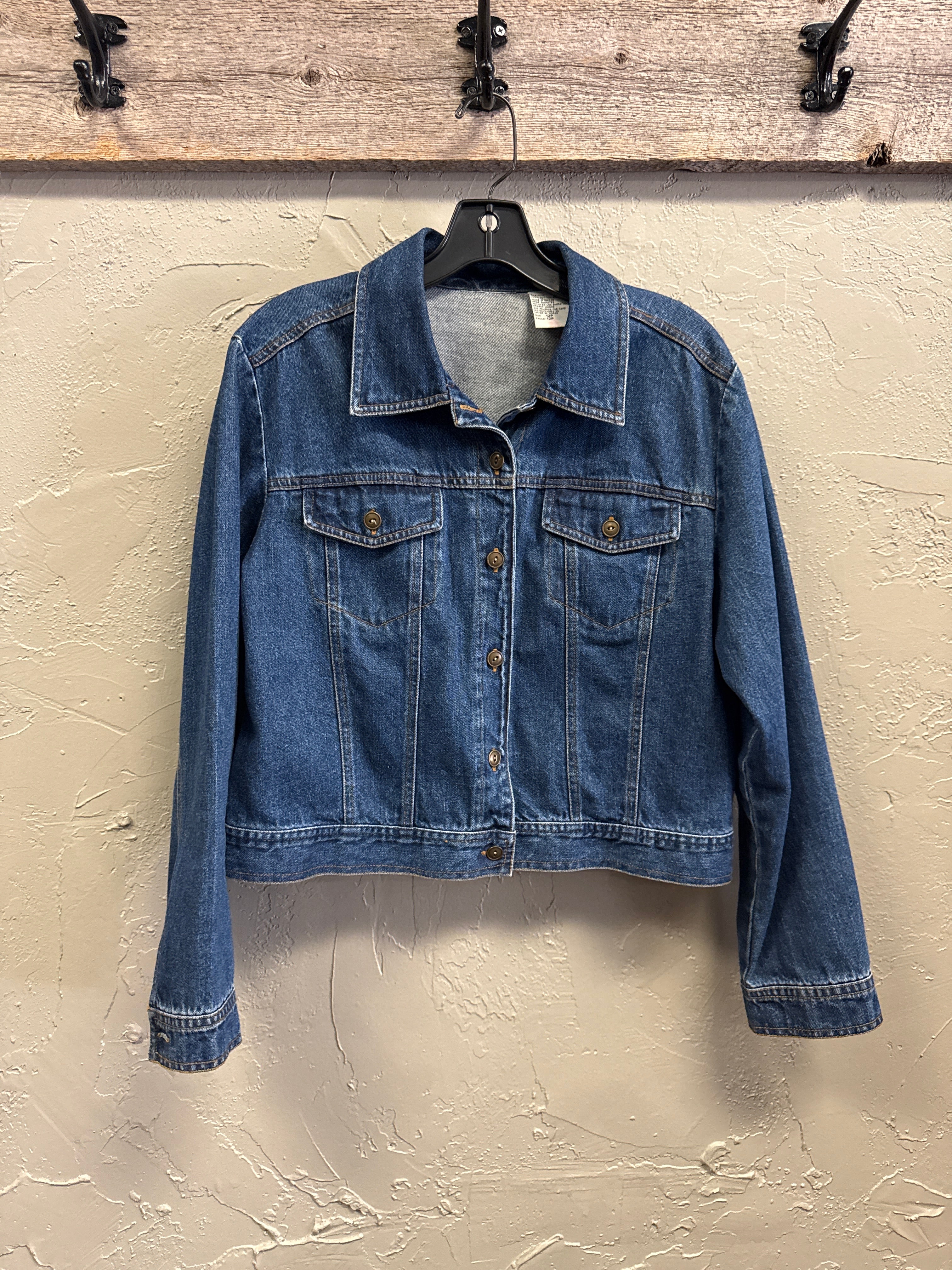 CLASSIC DENIM JACKET