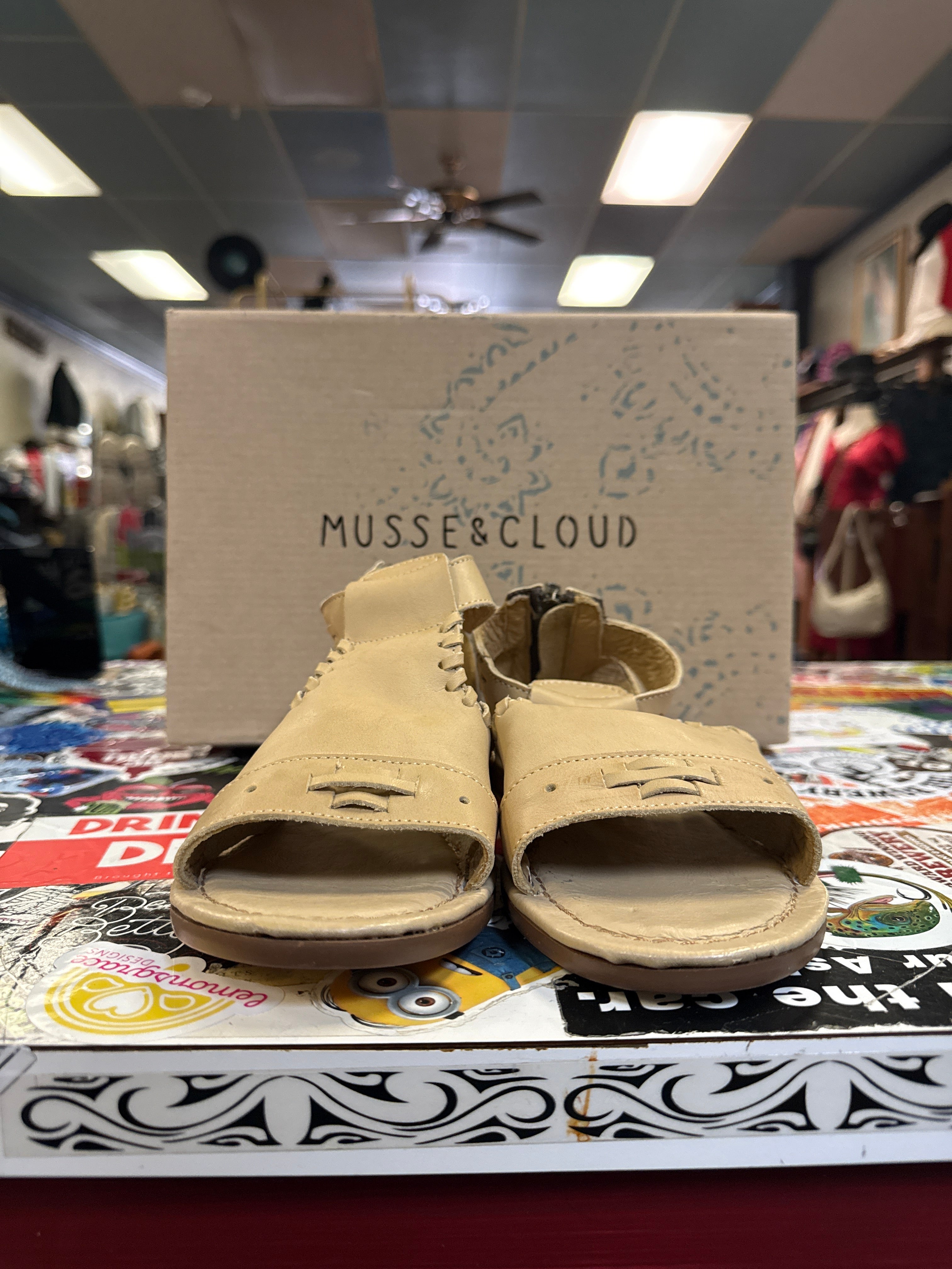 NIB Musse&Cloud Camber Sandals (org$100)
