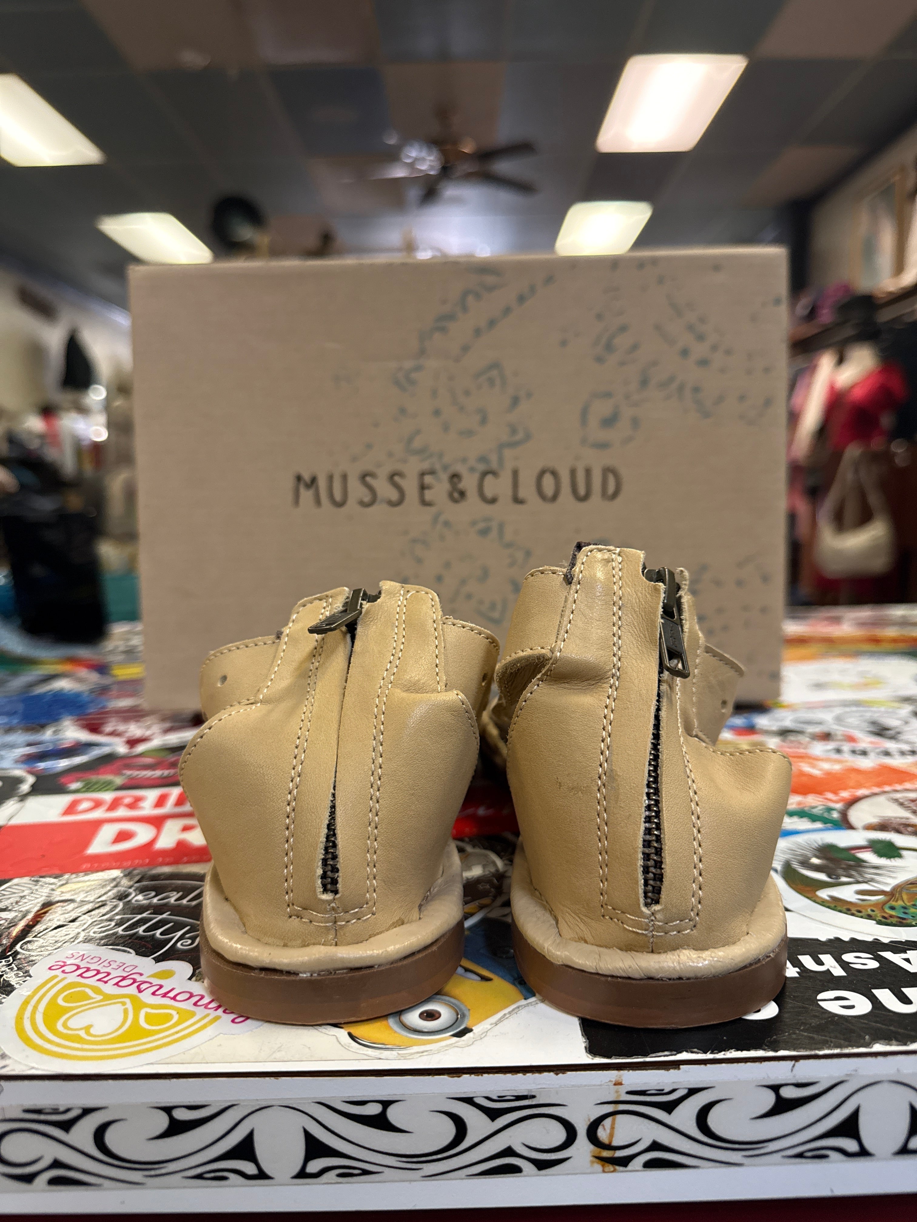 NIB Musse&Cloud Camber Sandals (org$100)