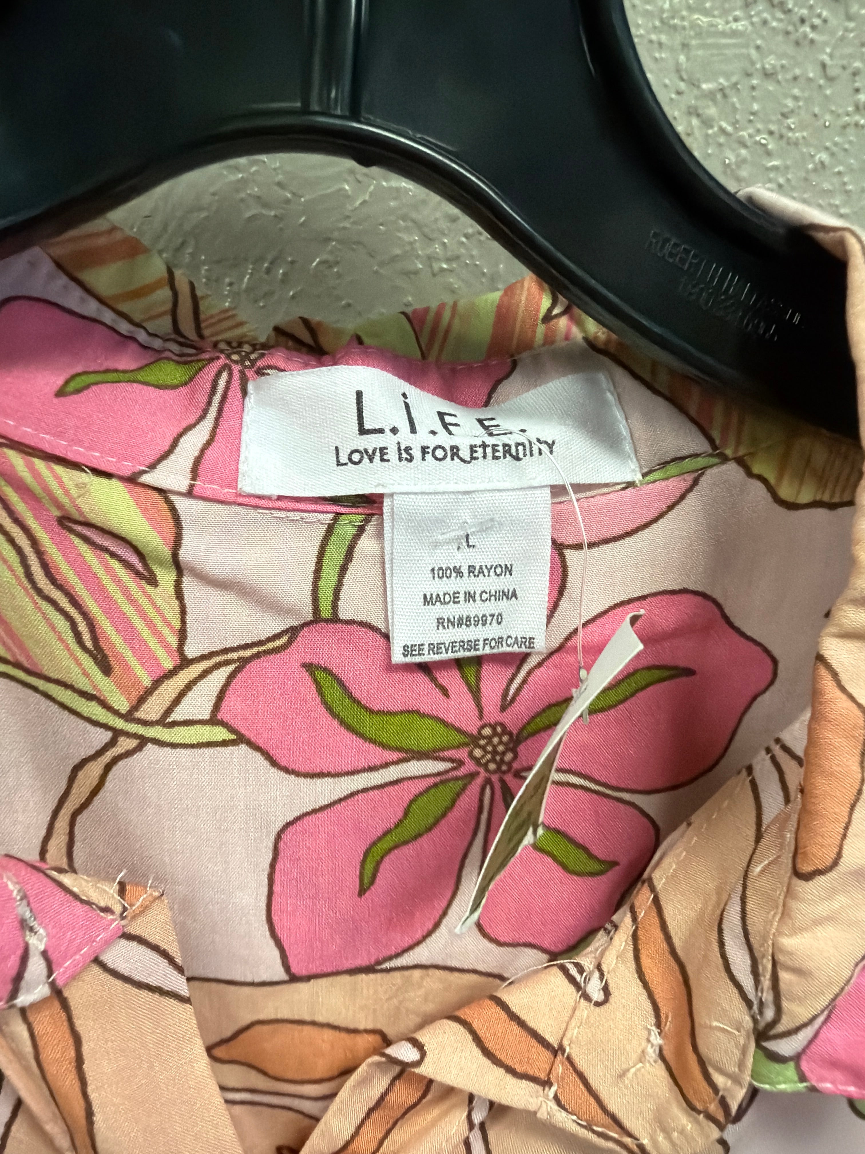 NWT Life Floral Shortsleeved Top
