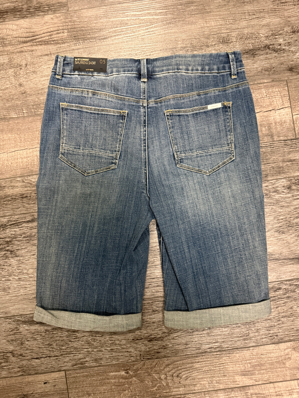 NWT Chicos Girlfriend Short (org$69)