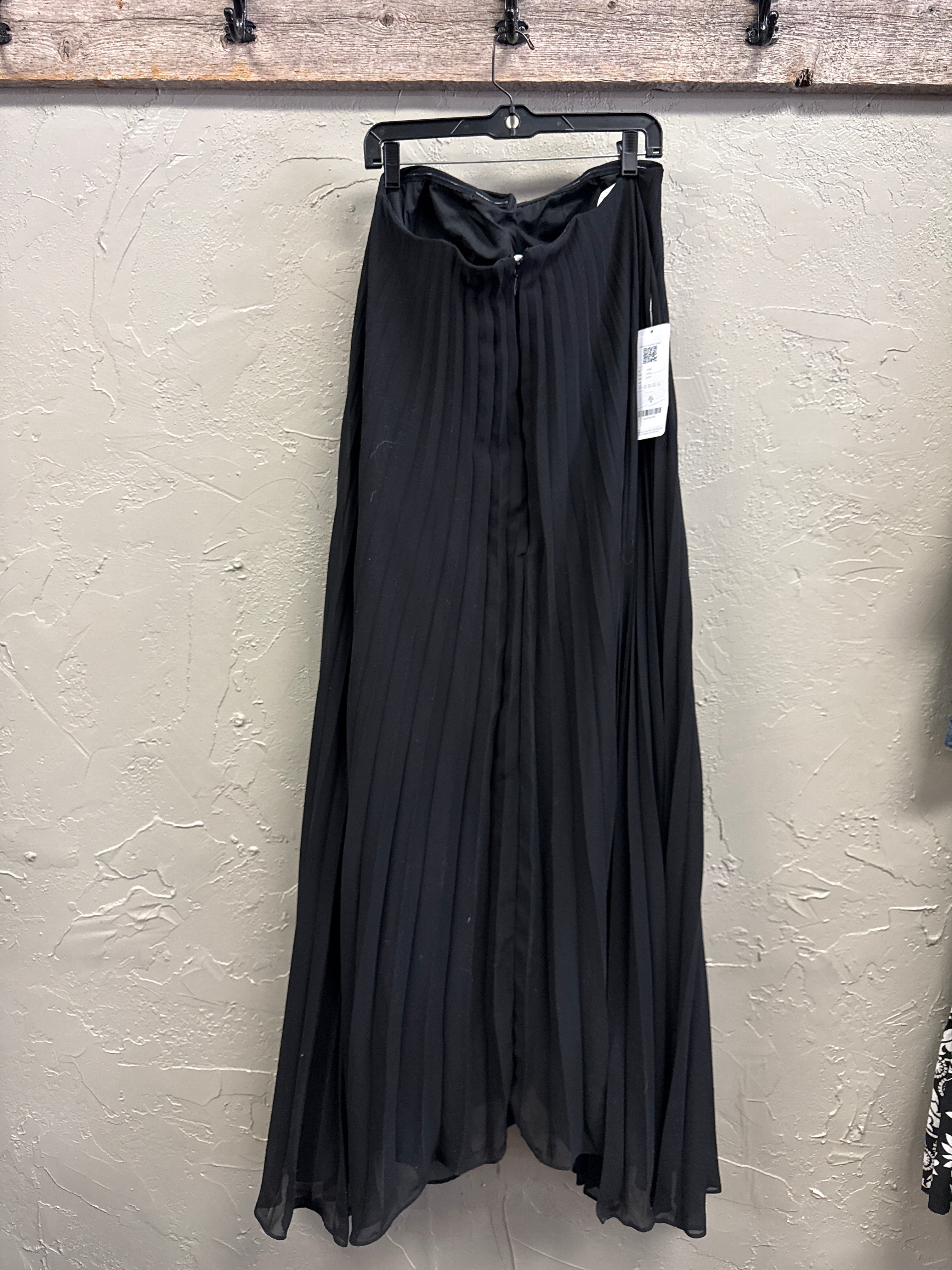 NWT Azazie All-Over Pleated Maxi Dress