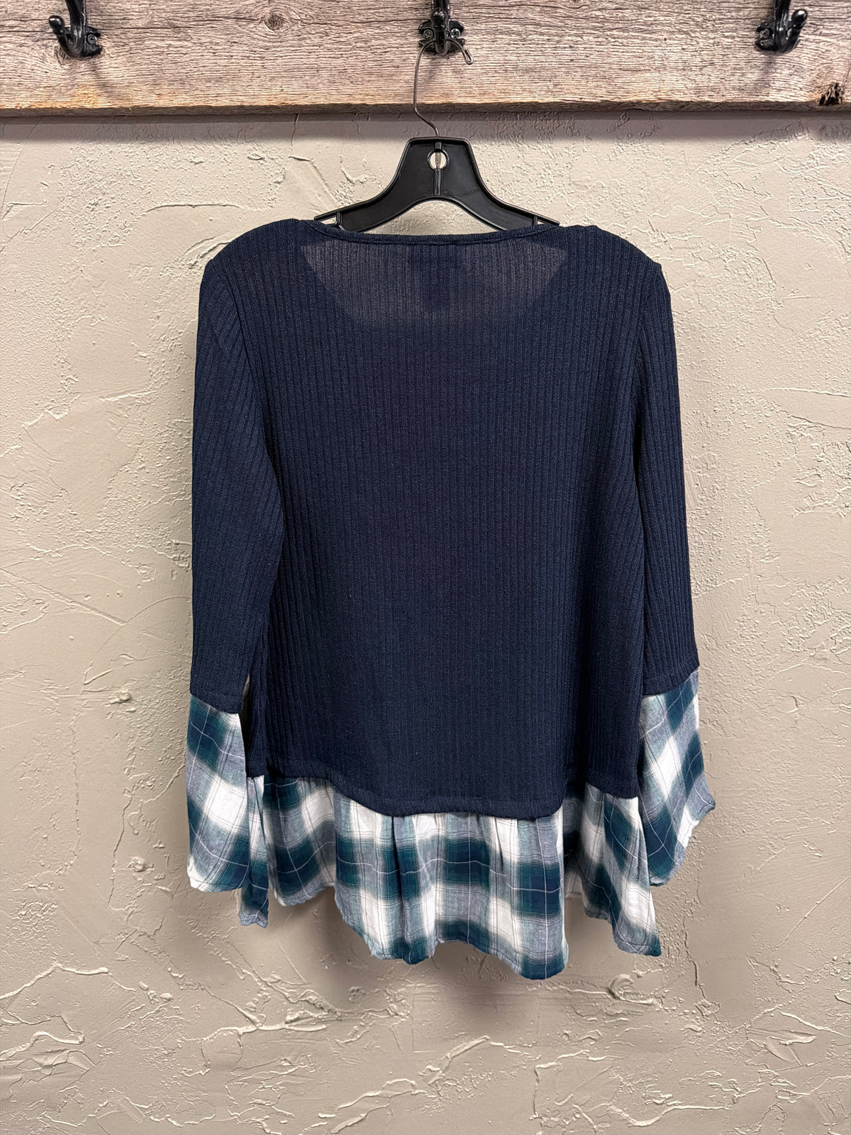 NWOT oSo Ribbed Knit Flounce Hem Top