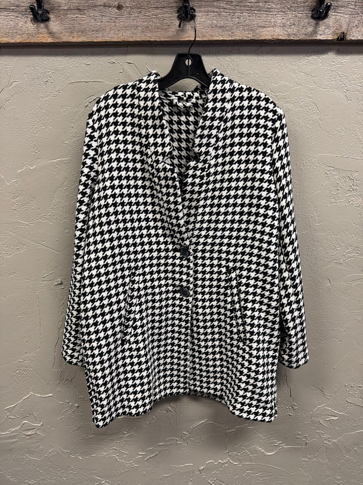 NWOT Houndstooth Dbl-Button Car Coat