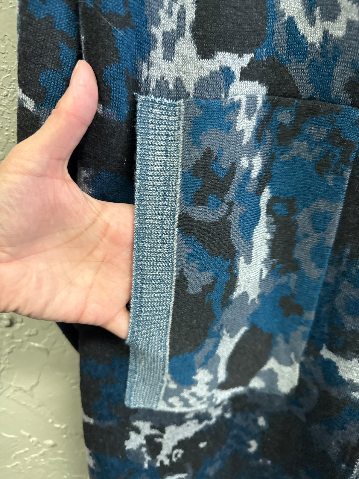 NWT Mystree Abstract Camo Cardi (org$75)