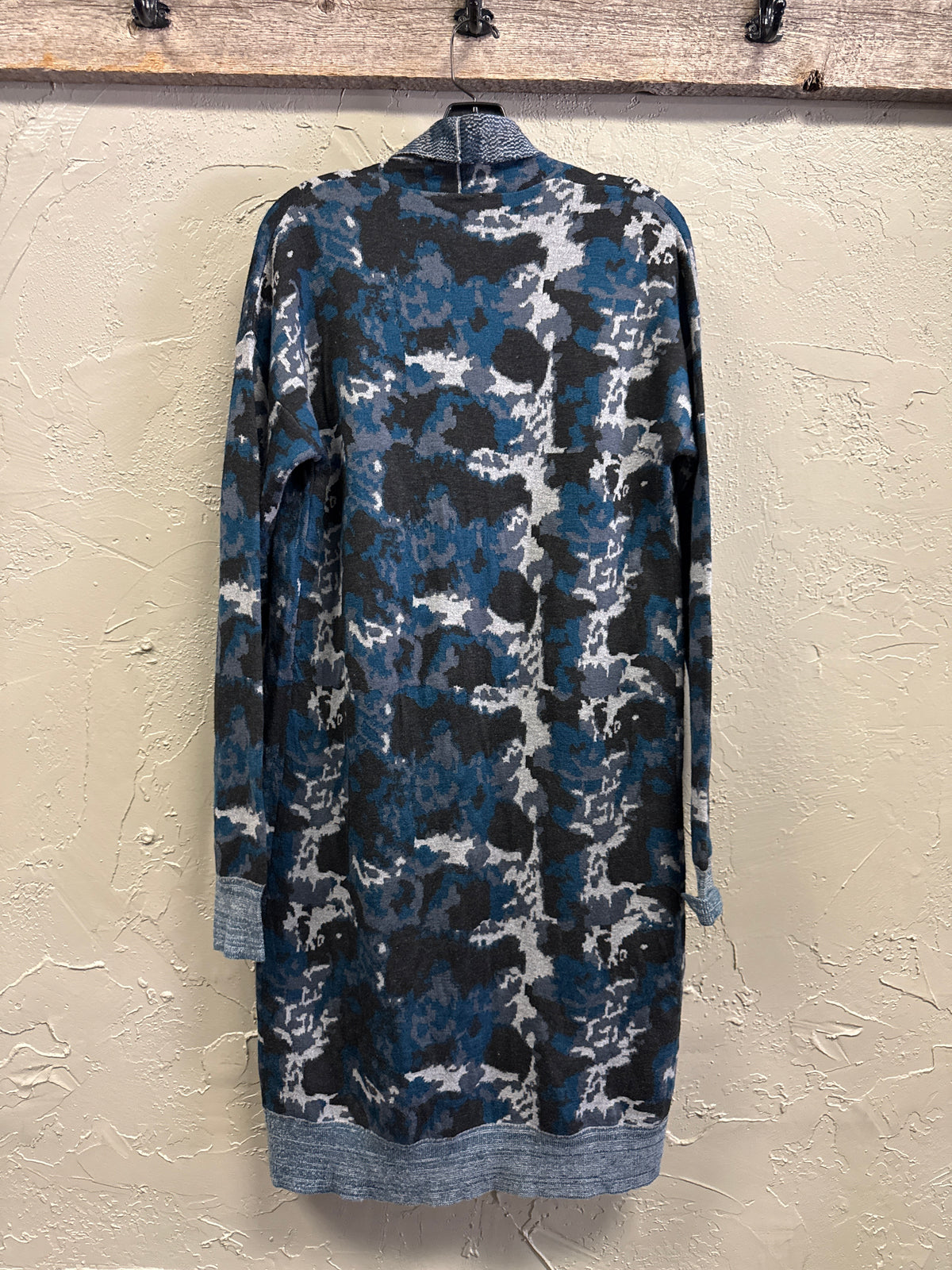 NWT Mystree Abstract Camo Cardi (org$75)