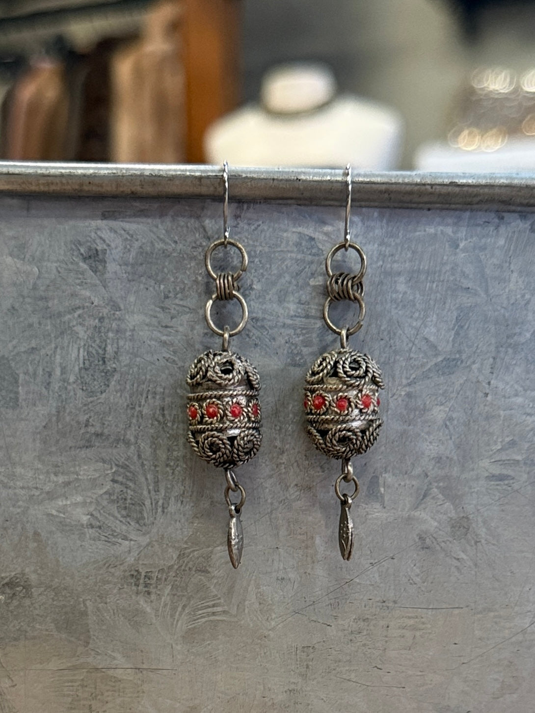 Vtg Tribal Lantern Drop Earrings