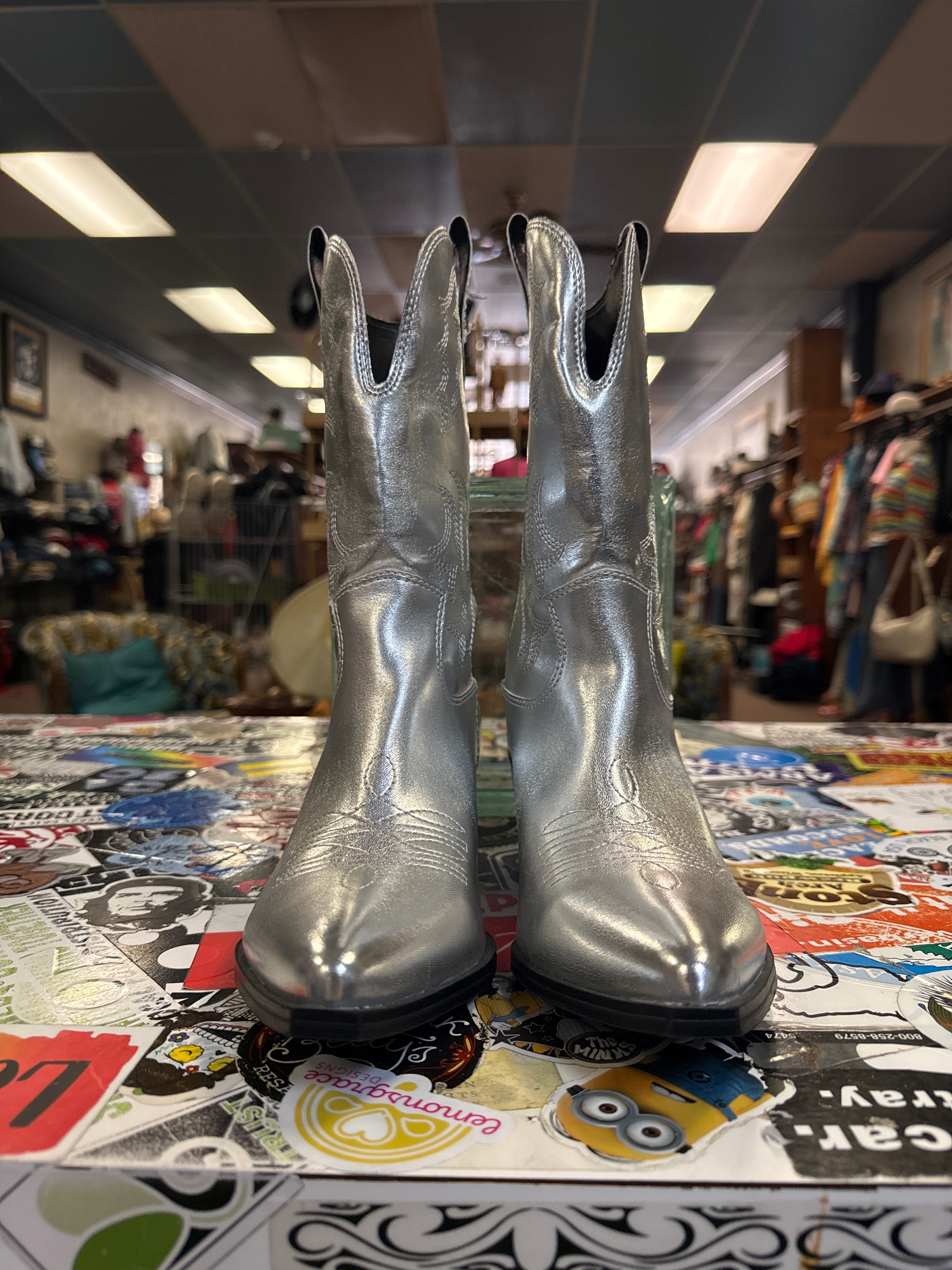 NWOB Indigo Rd Metallic Cowboy Boots (org$89)