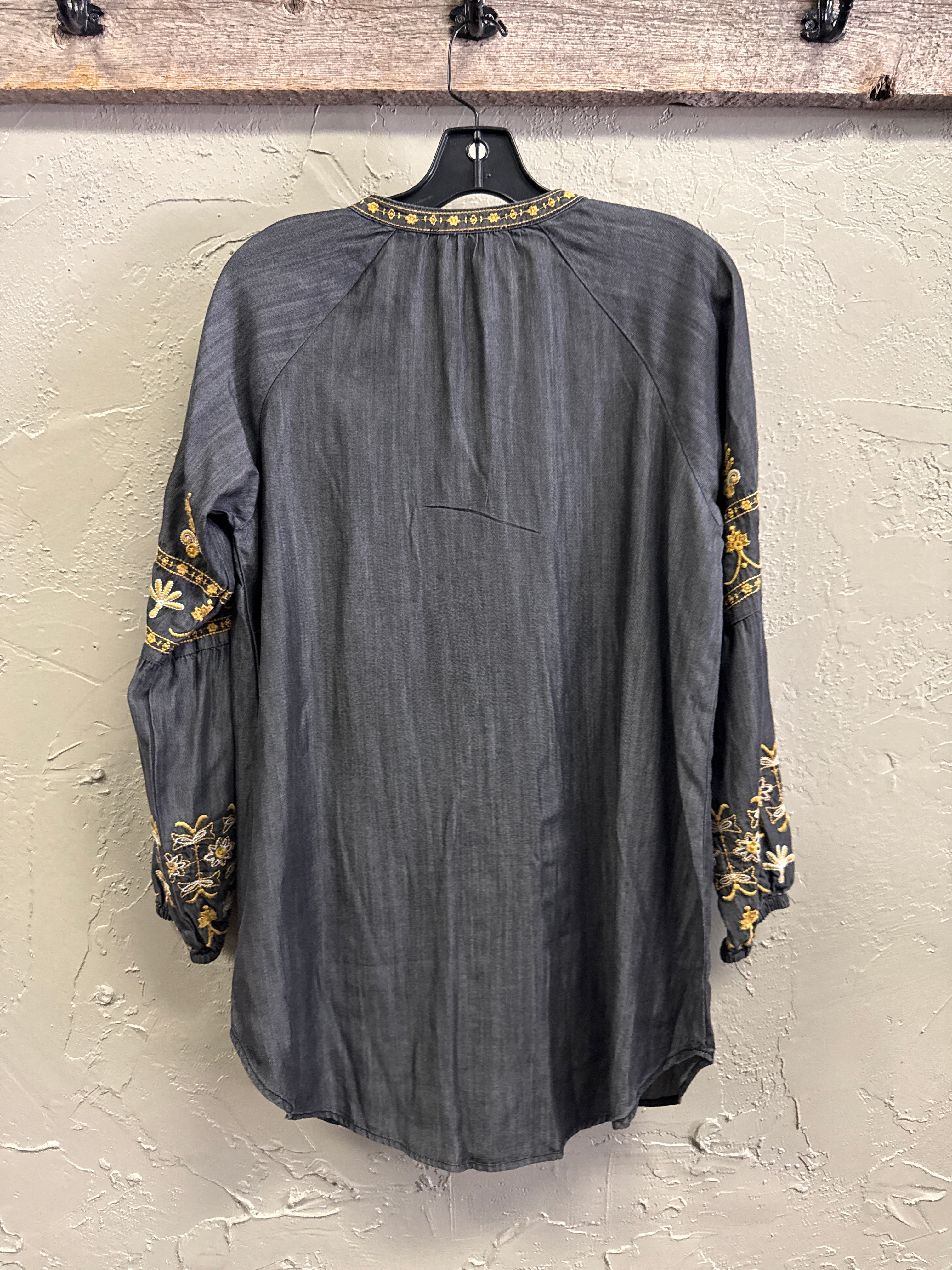 NWOT Indigo Thread Embroidered Boho Blouse