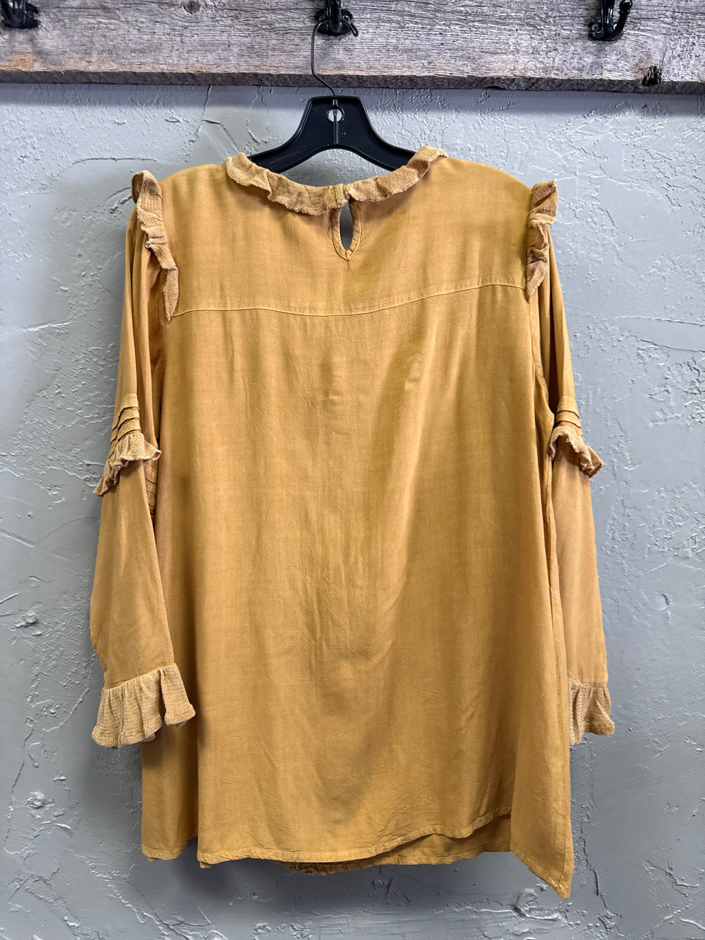 NWOT Indigo Thread Lace Ruffle Top ($58)