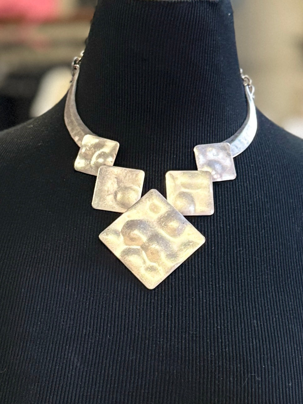 Brutalist-Inspired Collar Necklace