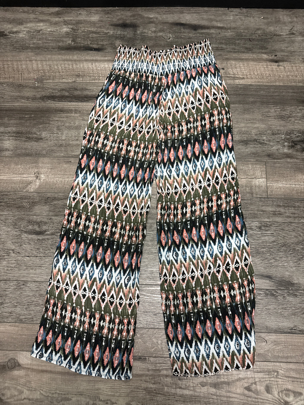 NWOT Peace & Pearls Wide-Leg Pant (org$55)