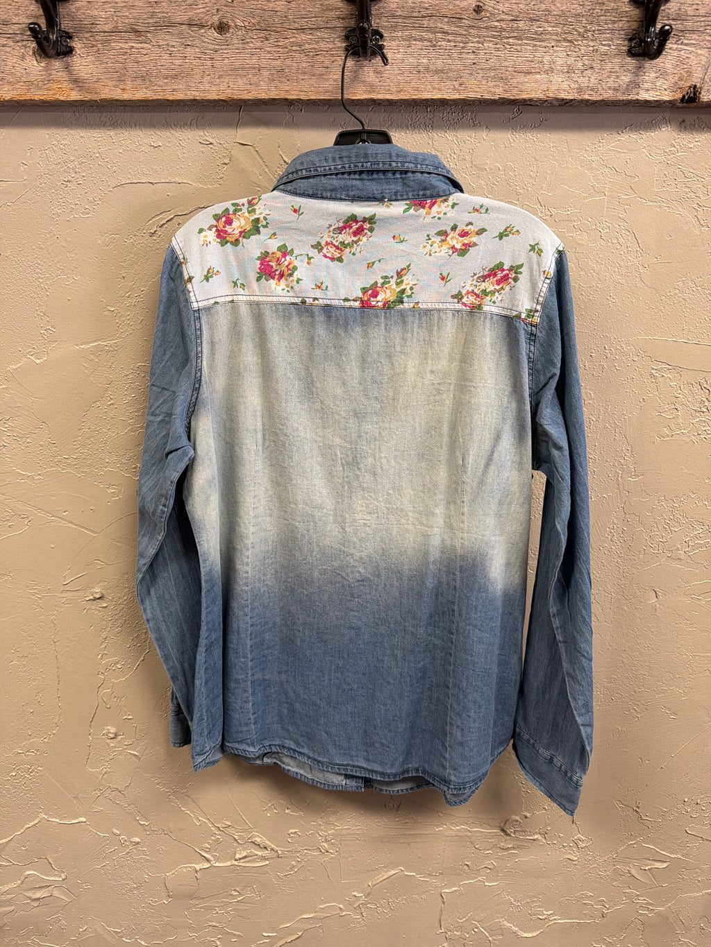 NWT Floral Patchwork Western Shirt