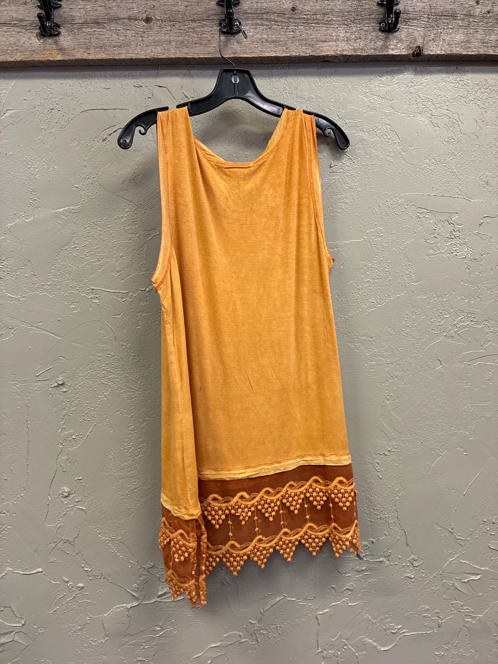 NWOT Indigo Thread Lace Hem Tank
