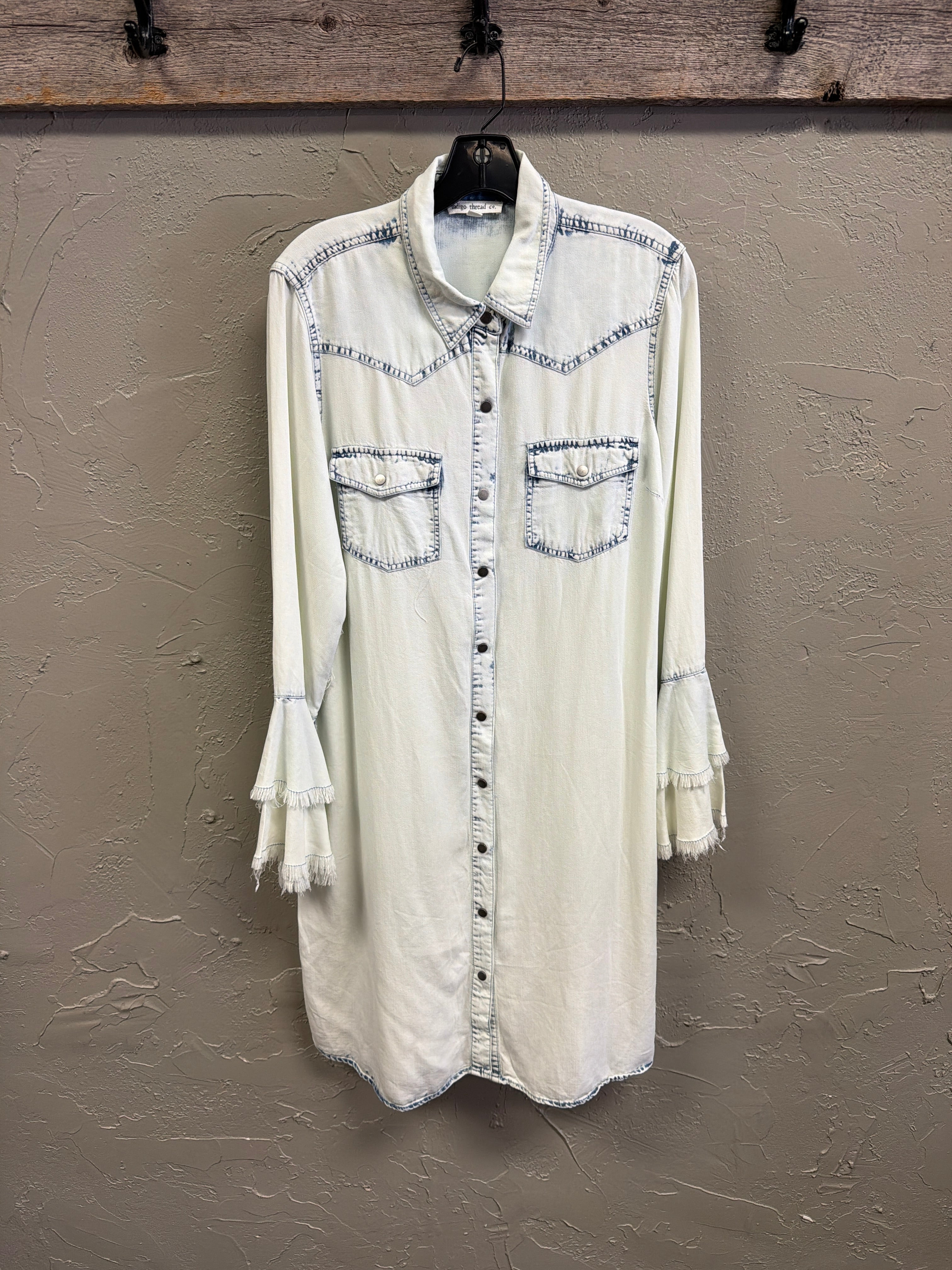 NWOT Indigo Thread Bell Sleeve Chambray Dress (org$78)