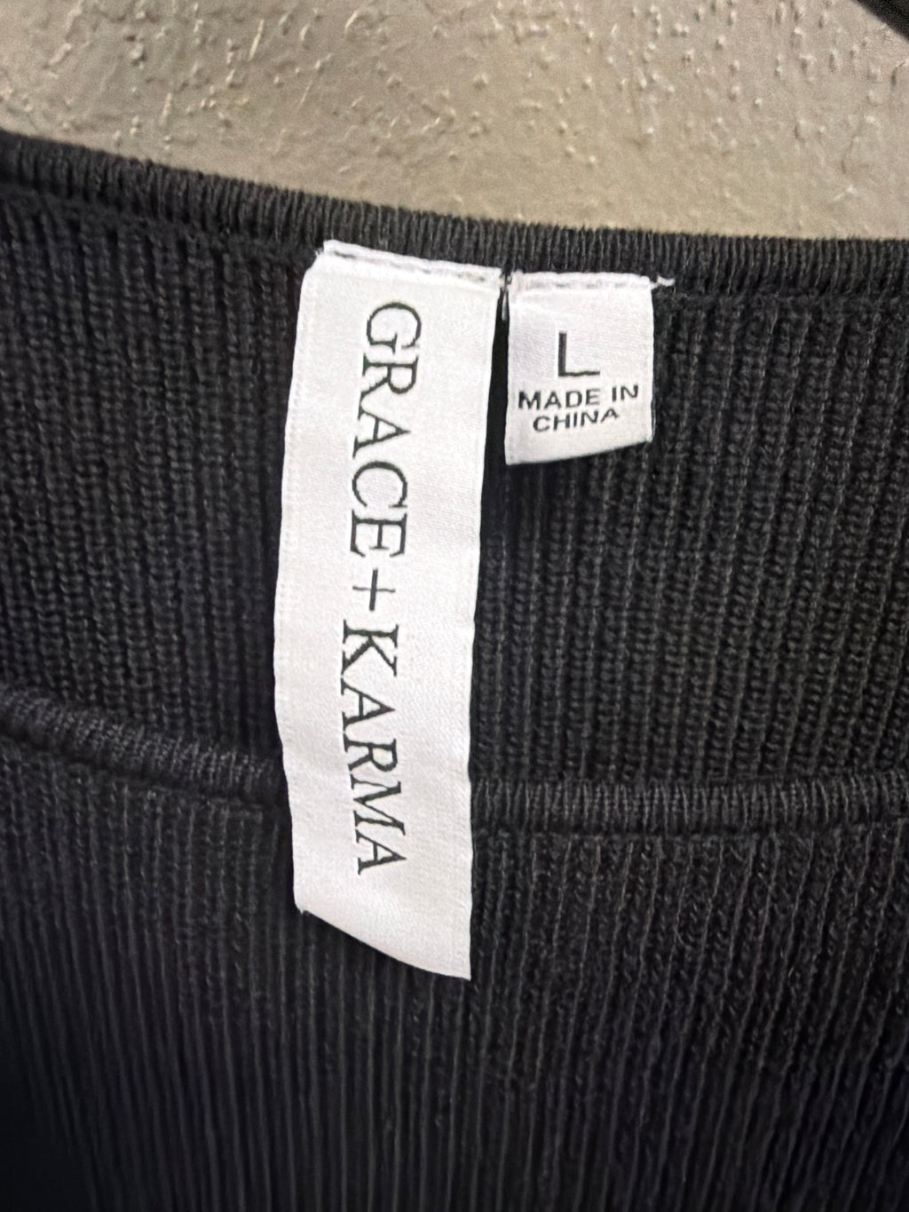 Grace & Karma Drama-Sleeve Pullover