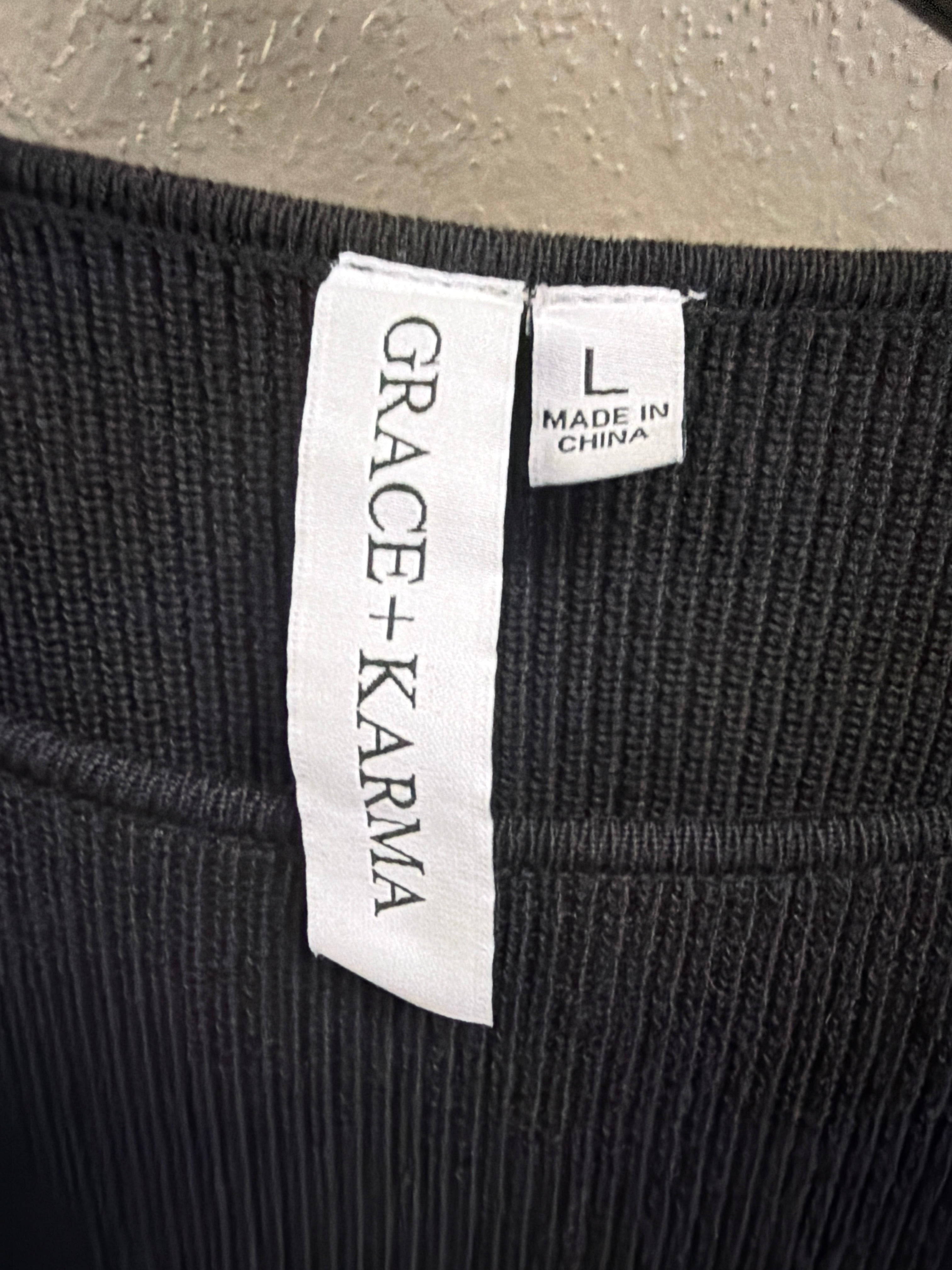 Grace & Karma Drama-Sleeve Pullover
