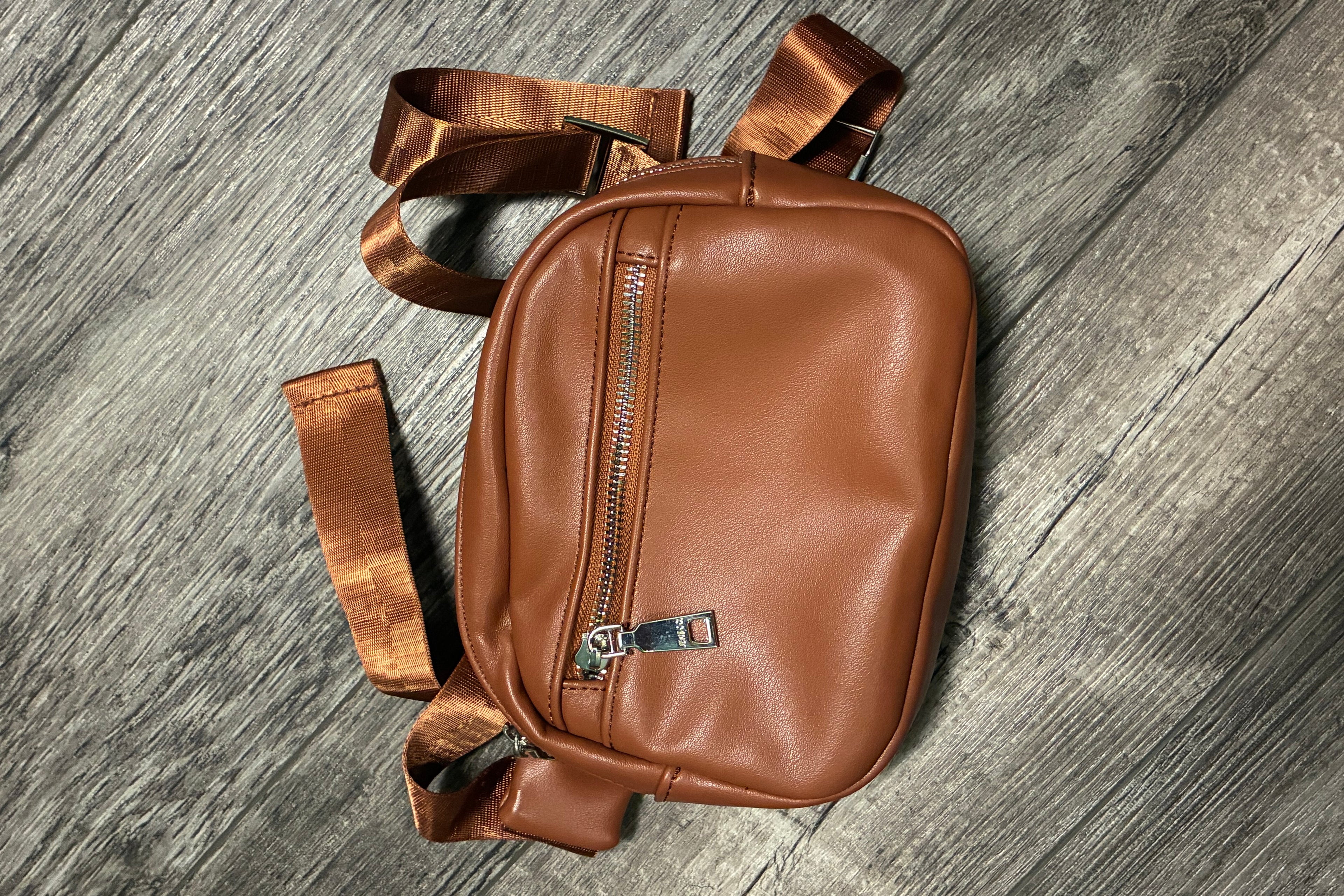 NWOT Jen&Co Vegan Leather Belt Bag