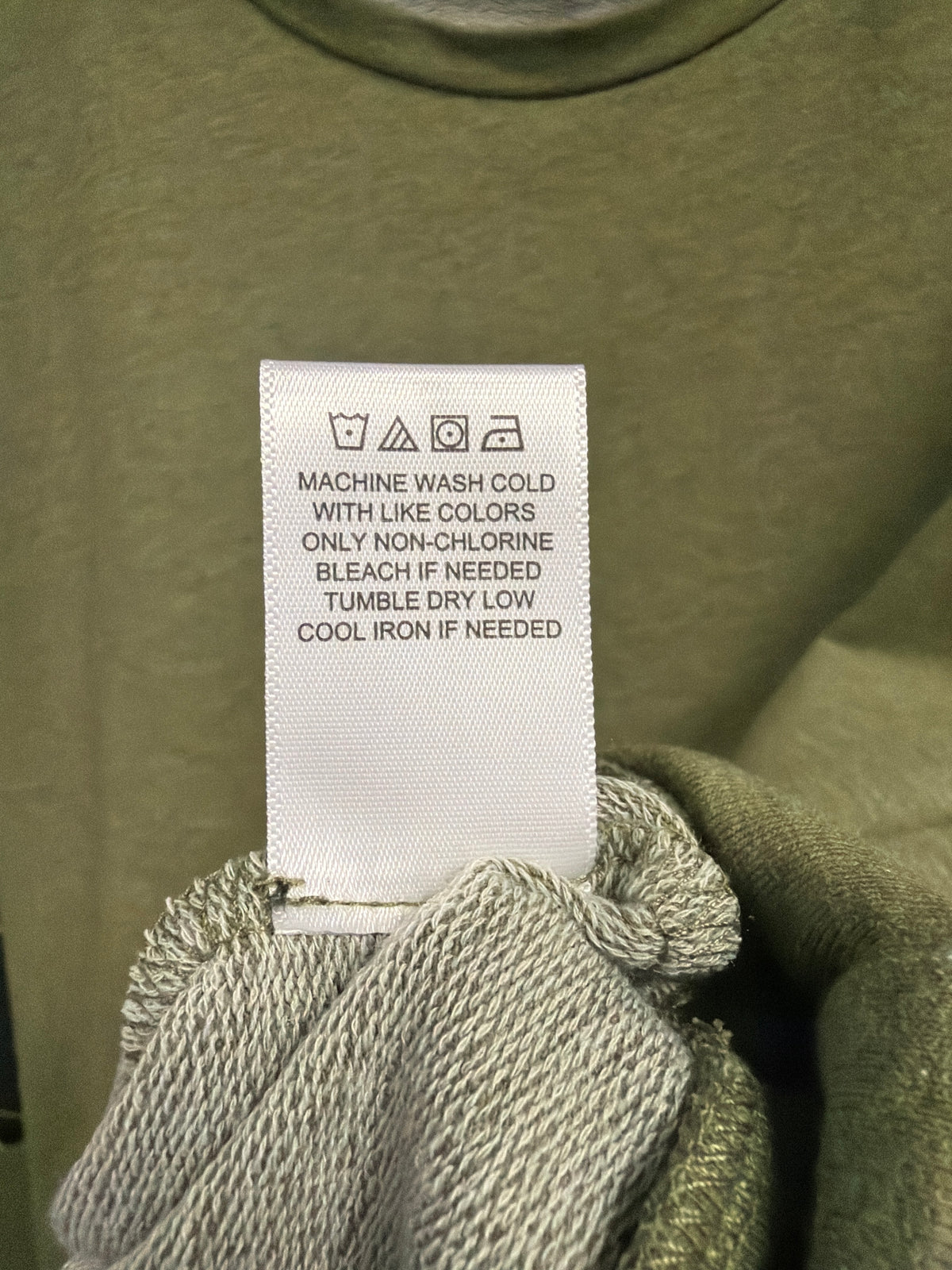 NWOT mod/x Embroidered Sleeve Pullover (org$85)