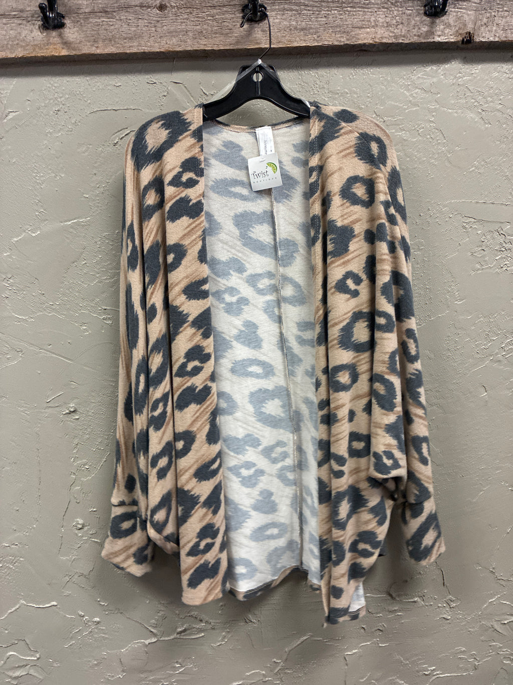 NWT HoneyMe Open-Front Leopard Cardi (org$49)