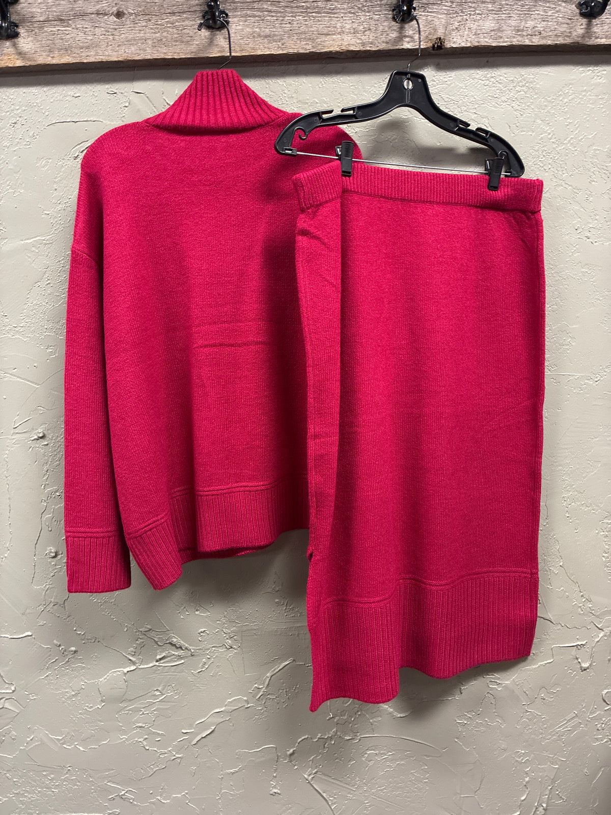 NWOT 2-Piece Sweater Set (org$80)