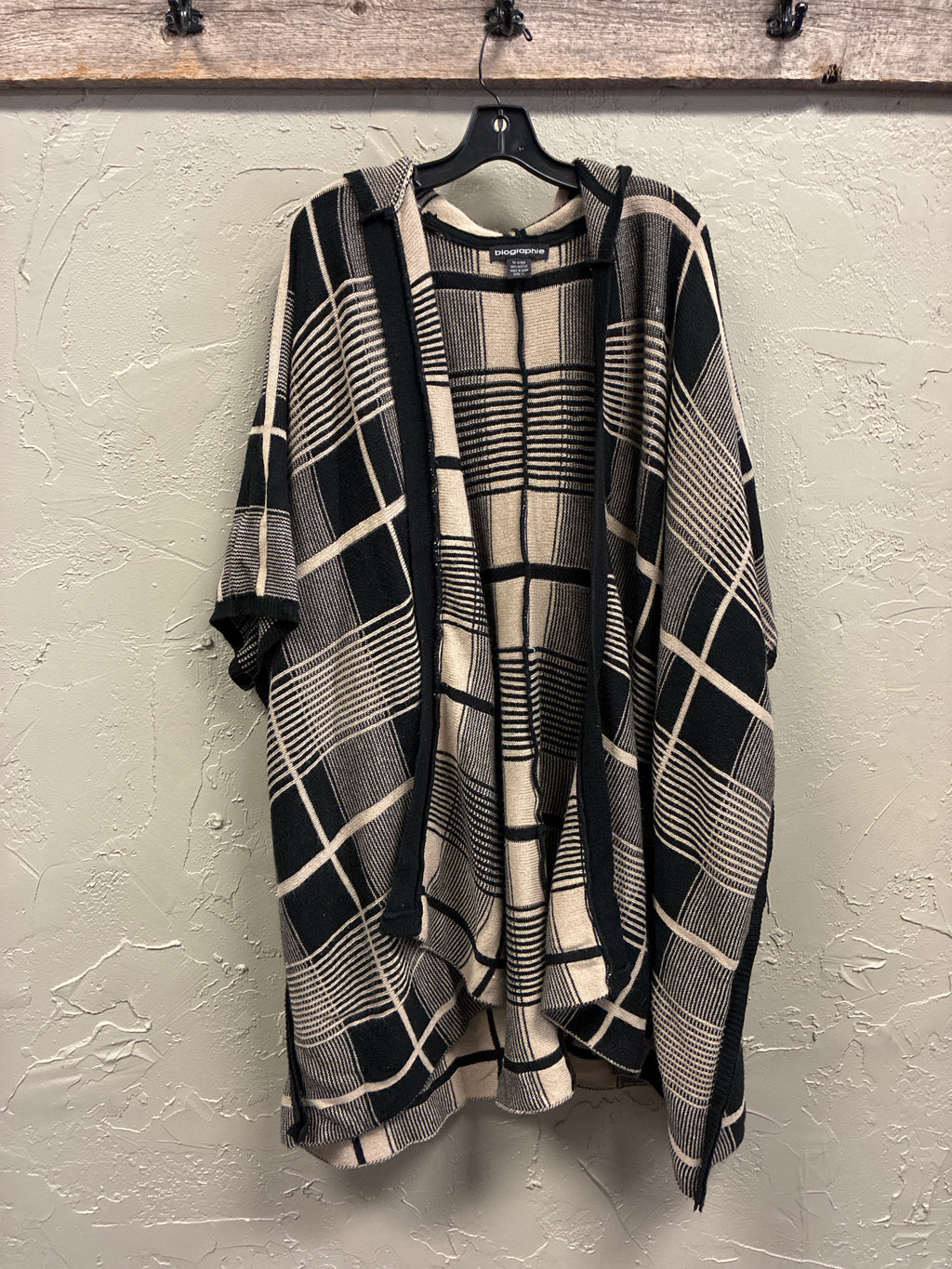 Biographie Hooded Poncho Wrap