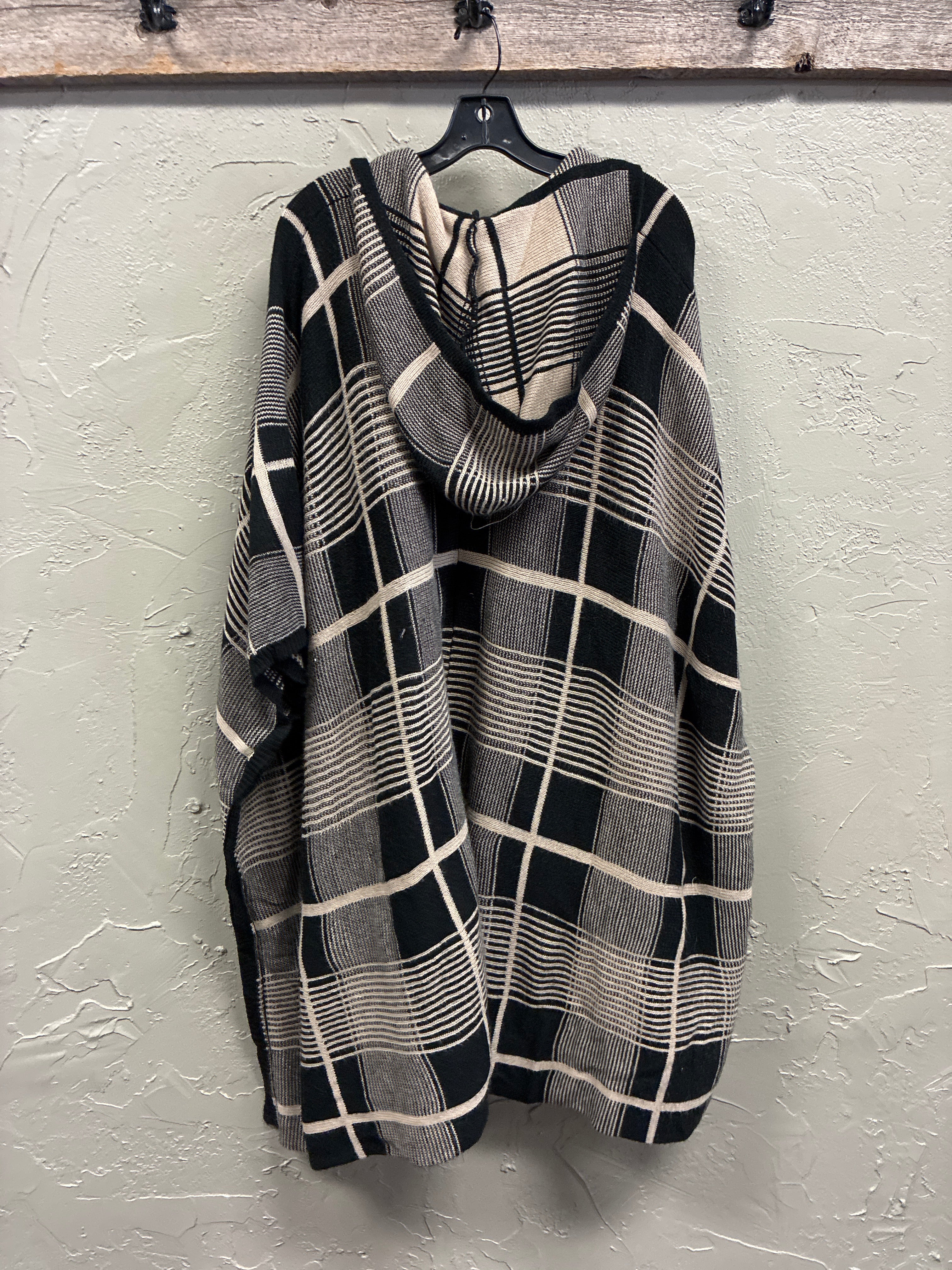 Biographie Hooded Poncho Wrap