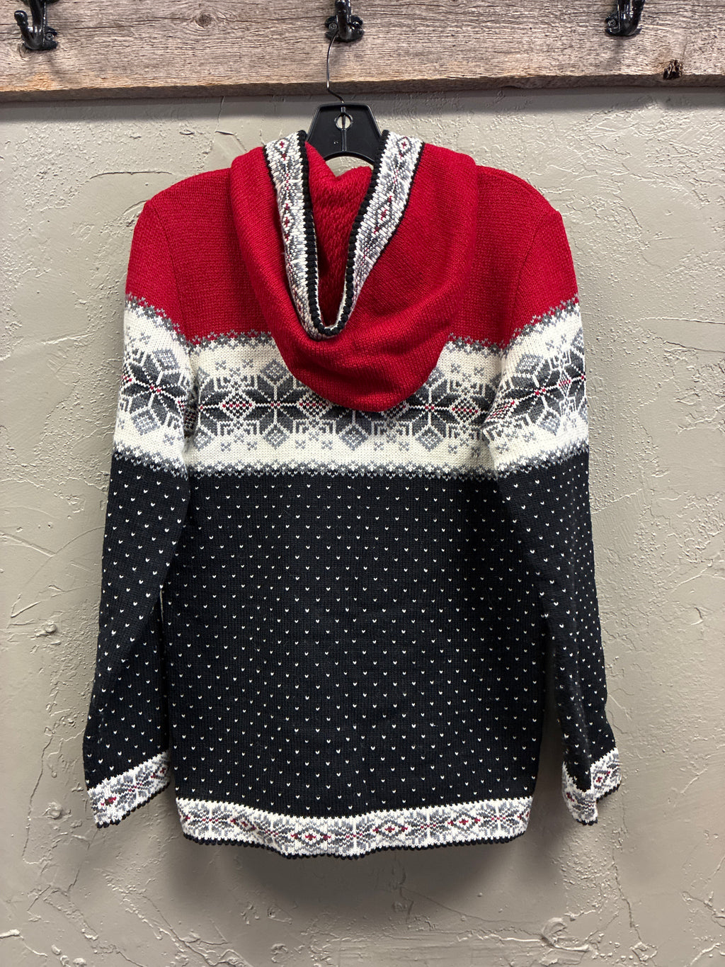 Baltic Inspirations Nordic Style Hooded Sweater