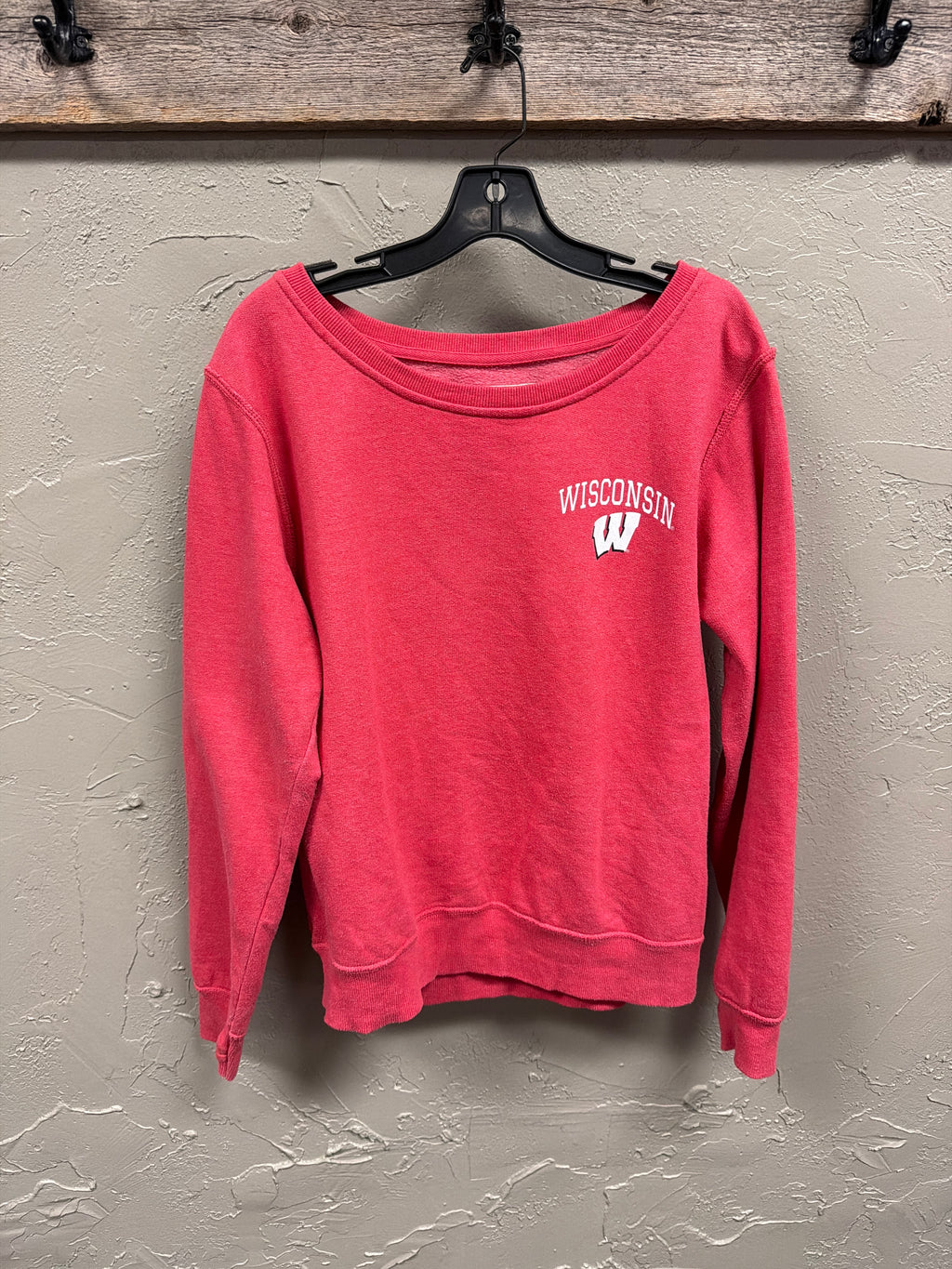 WI Badgers Boatneck Pullover