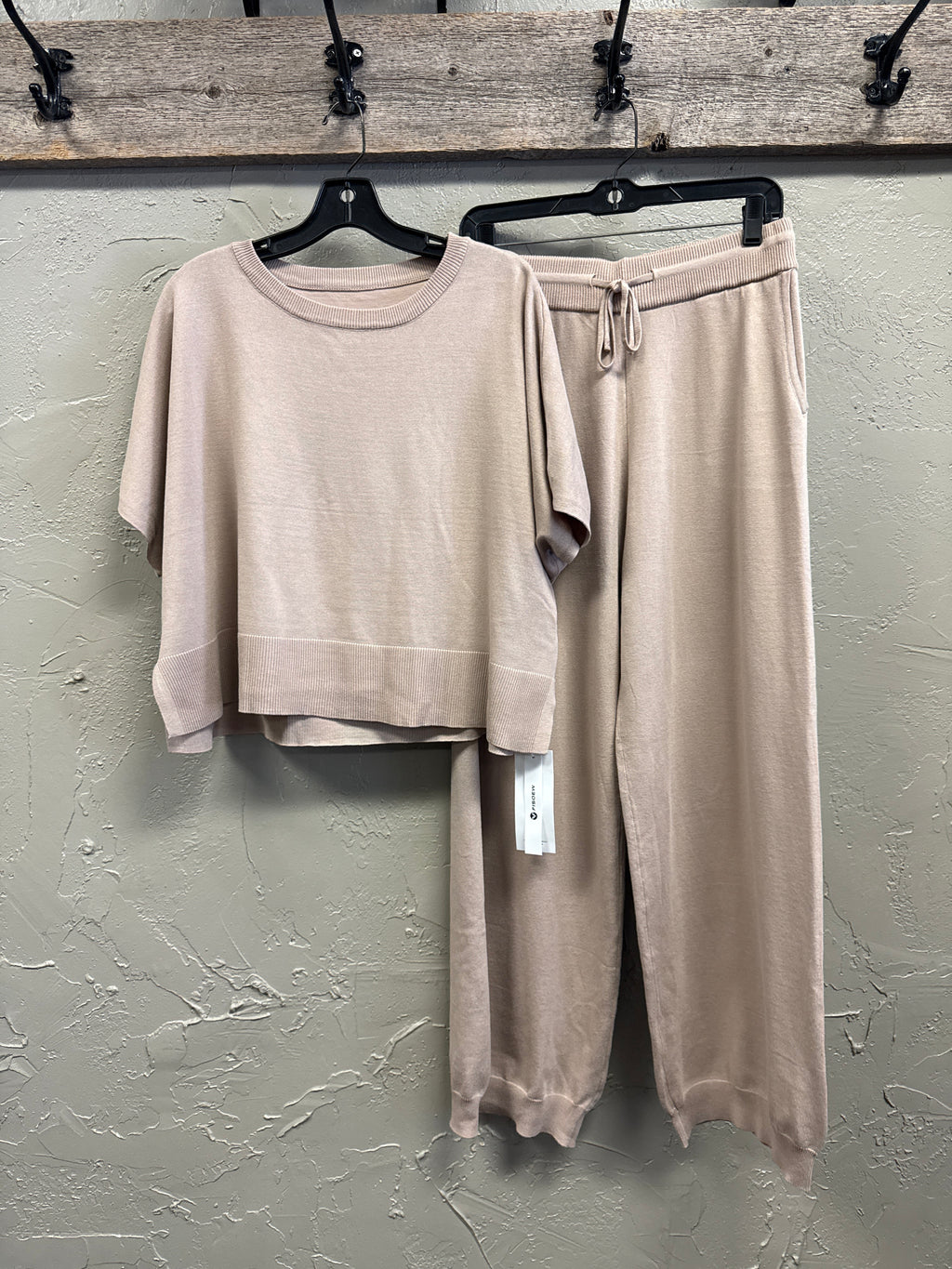 NWT Fisoew 2-PC Knit Lounge Set
