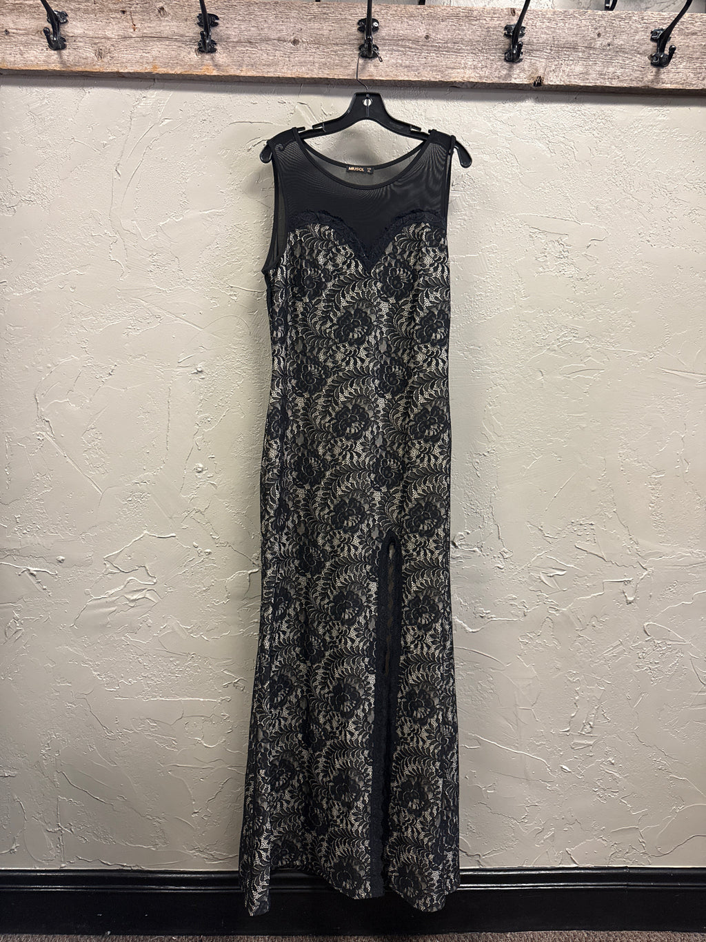 Miusol Lace Mesh-Back Gown
