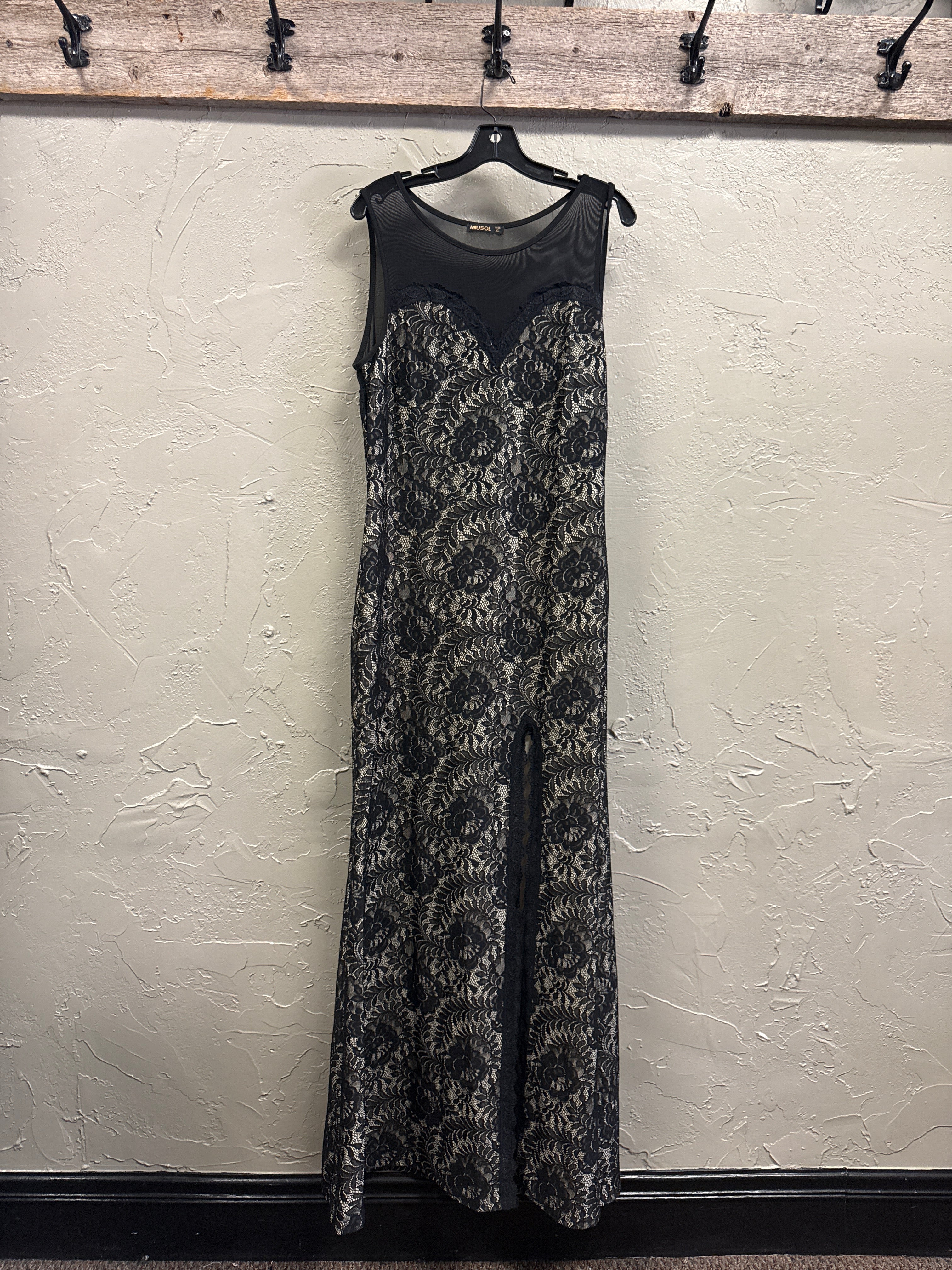 Miusol Lace Mesh-Back Gown