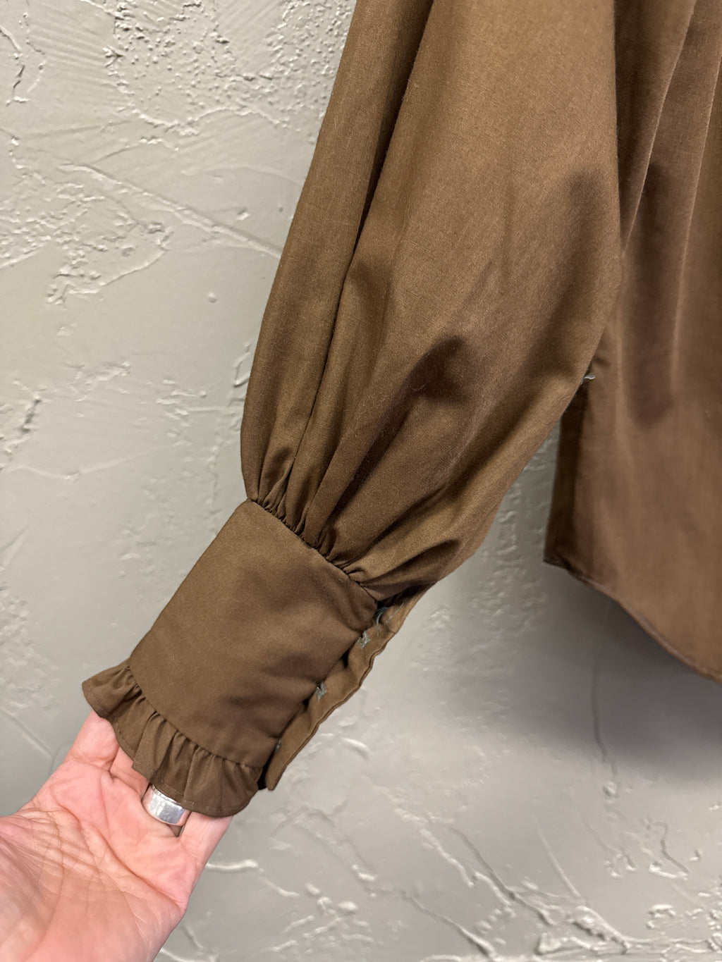 Vtg 70s Ruffled Button-down