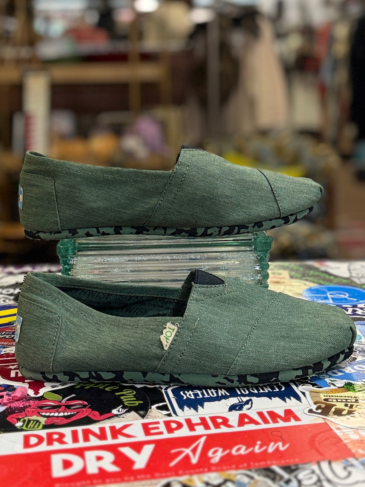 NWOB TOMS Alpargata Classic Slip-On (org$55)