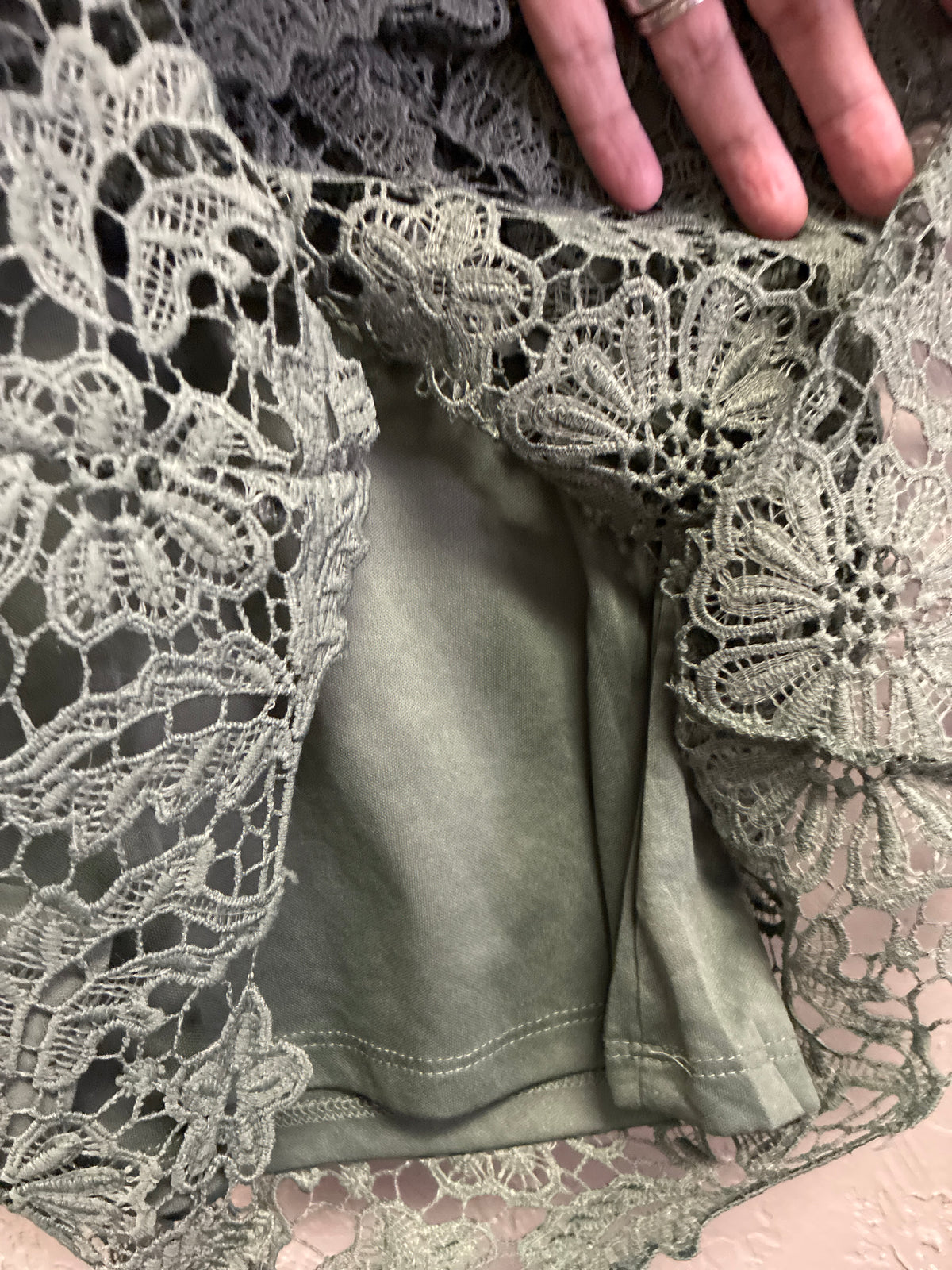 Adiva Floral Lace Sleeveless Top