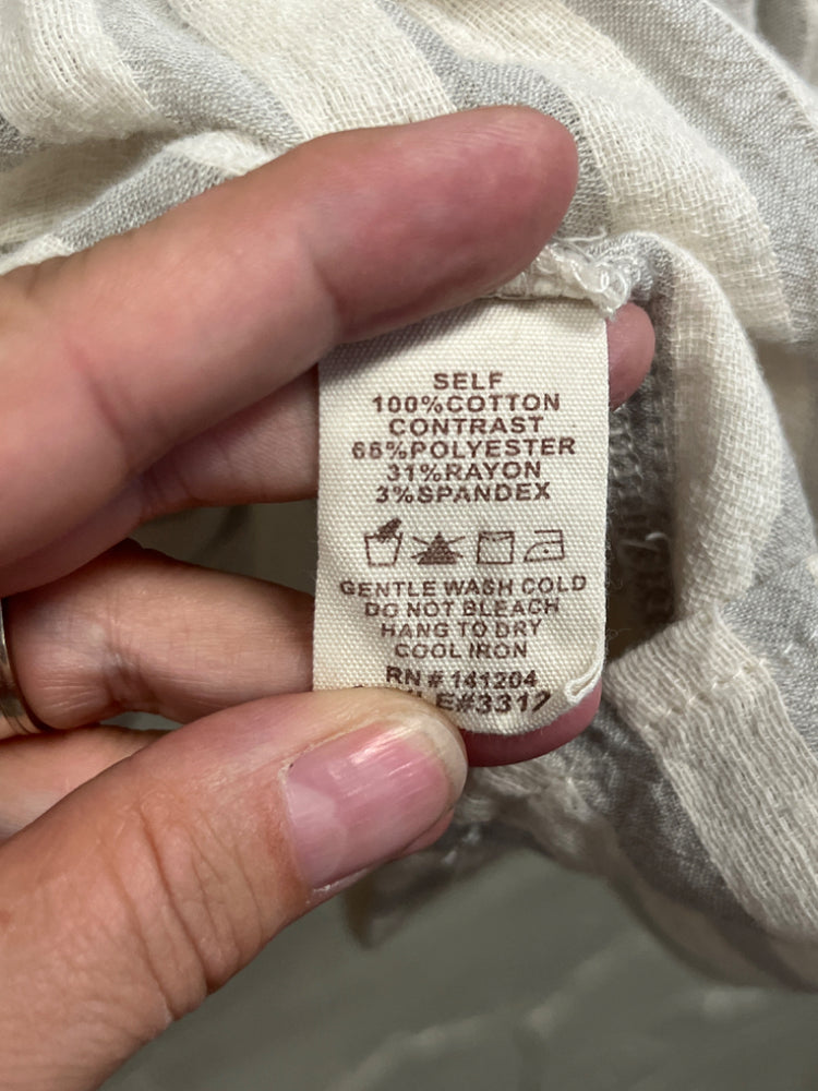 564627