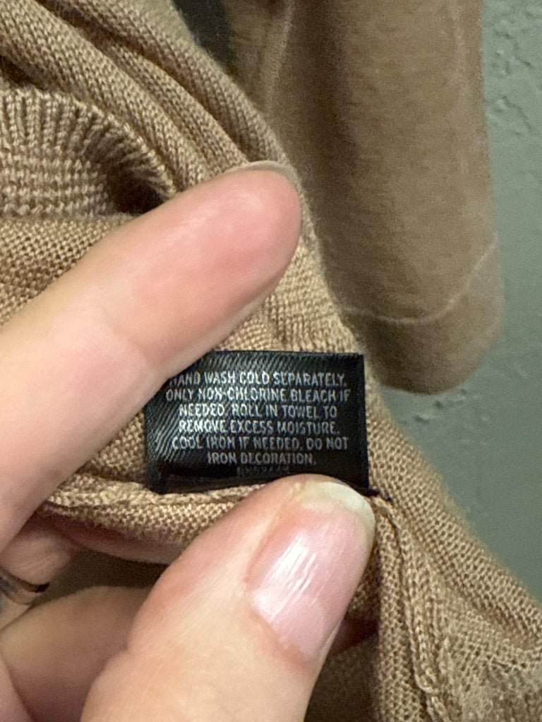 591907