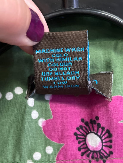 565927