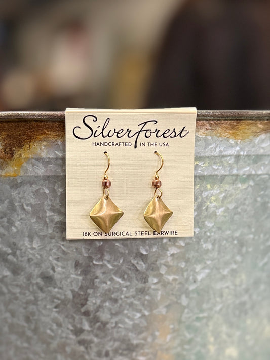 NWT 18k OVERLAY EARRINGS