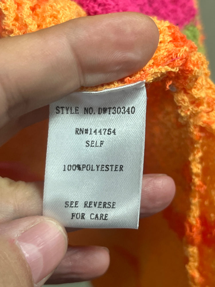 571813