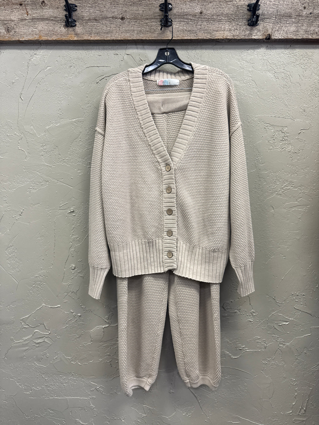 FP BEACH HAILEE CARDI SET (org$128)