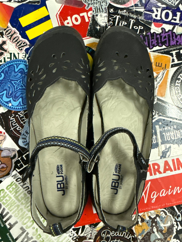 NWOT JBU MARY JANE FLATS (org$100)