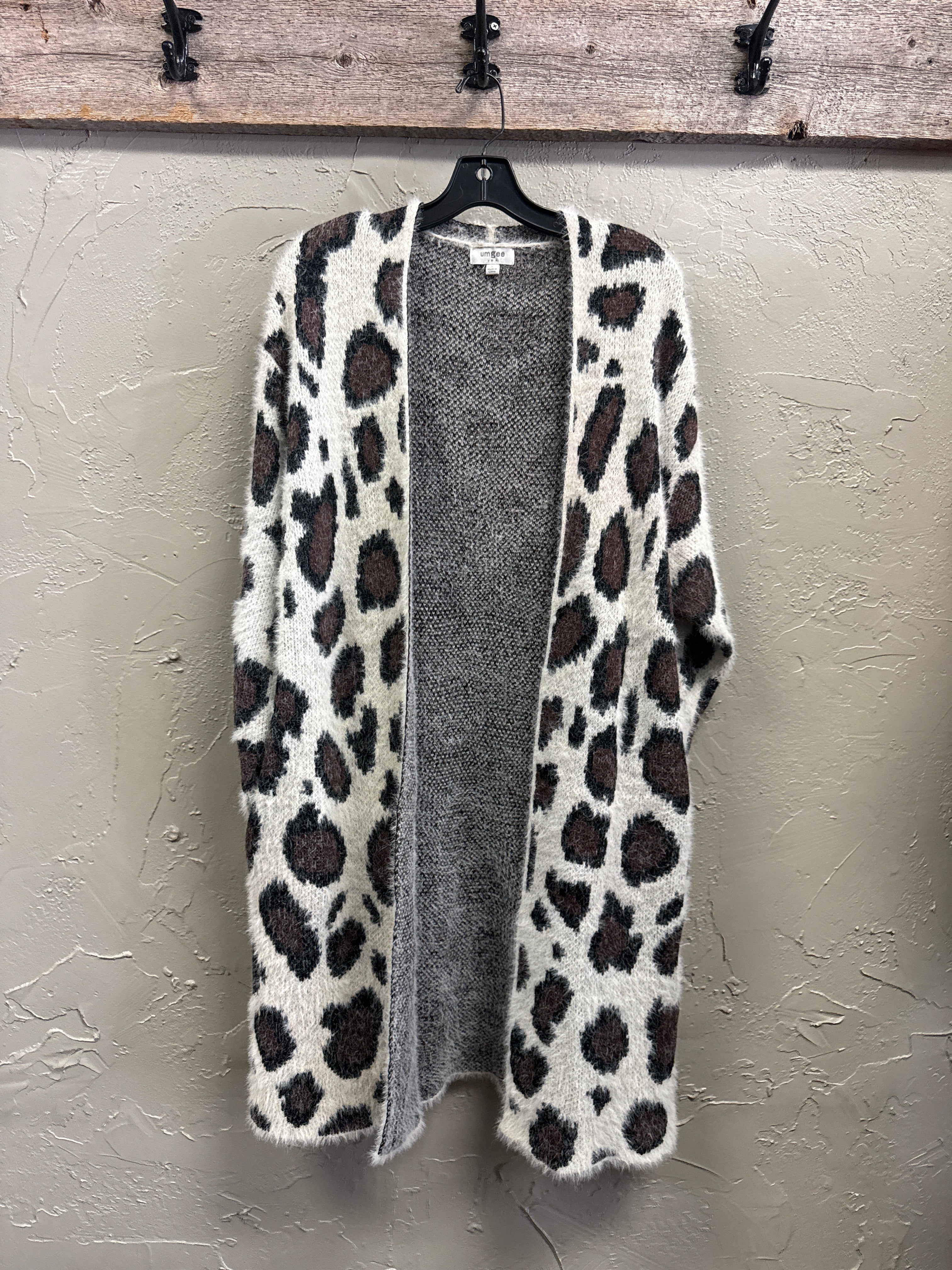 UMGEE ANIMAL PRINT FUZZY CARDI